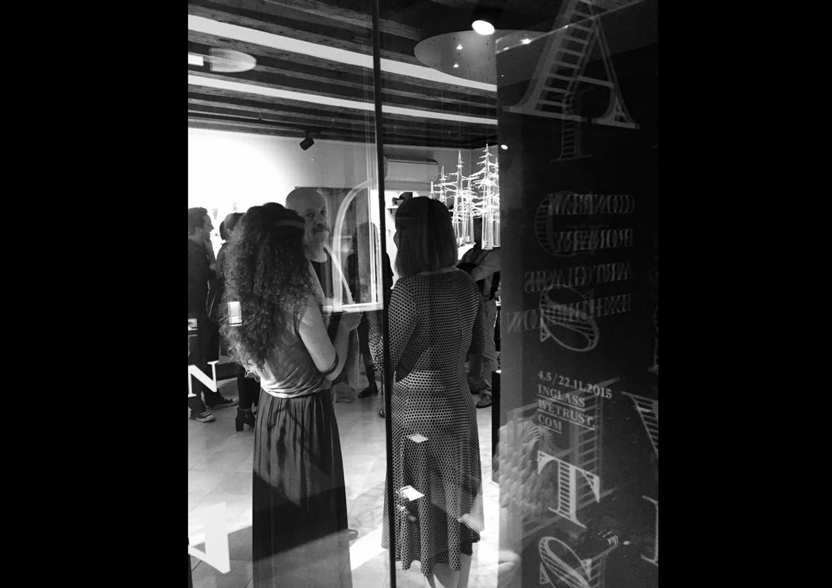 In-Glass-We-Trust-005 