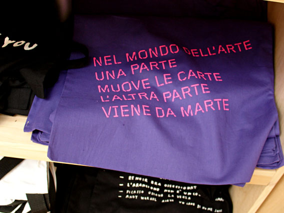 MerchandisingBiennale-di-Venezia53-EsposizioneInternazionale-dArte-005 